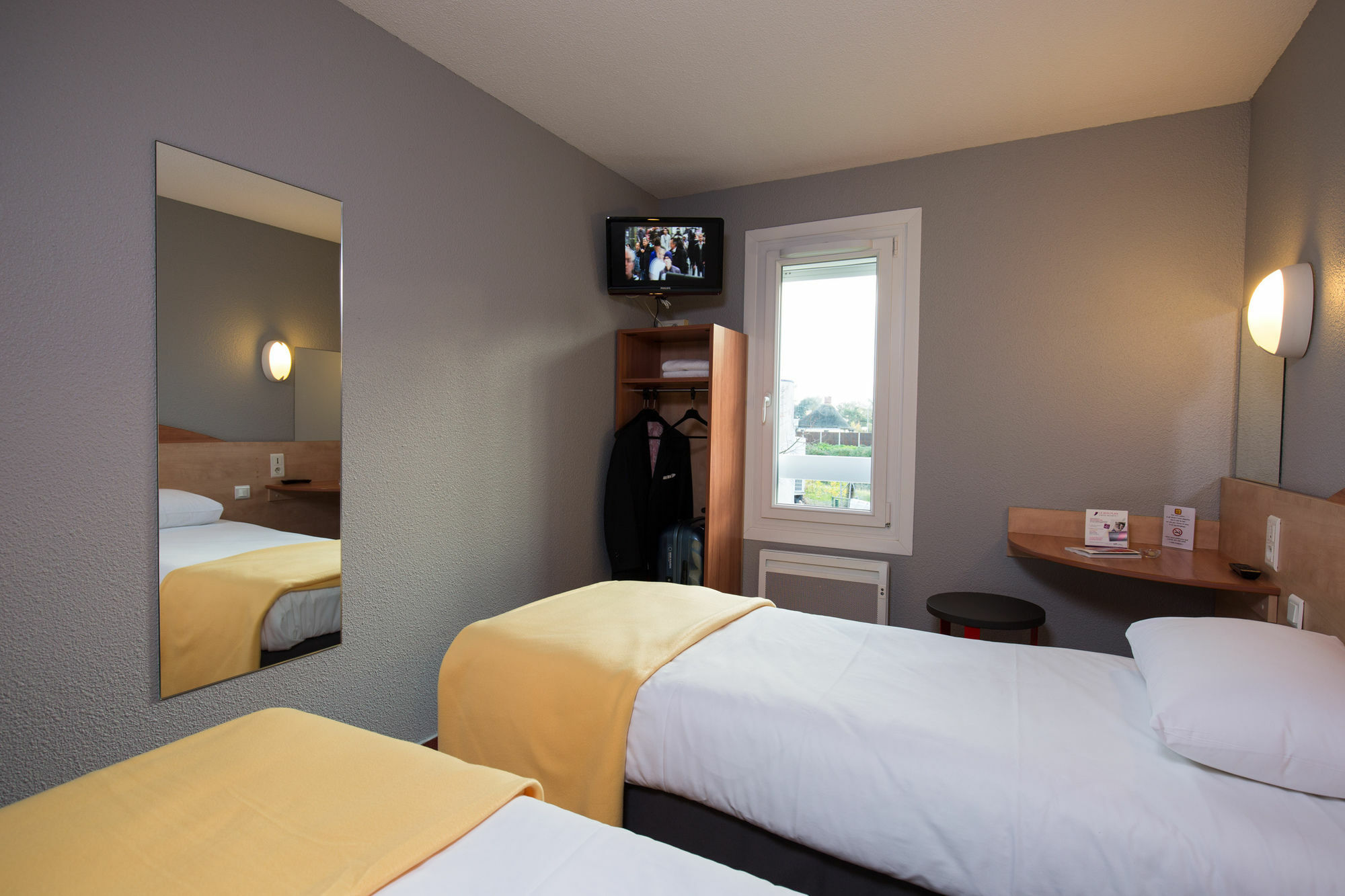 Kyriad Direct Orleans - La Chapelle St Mesmin Exteriör bild
