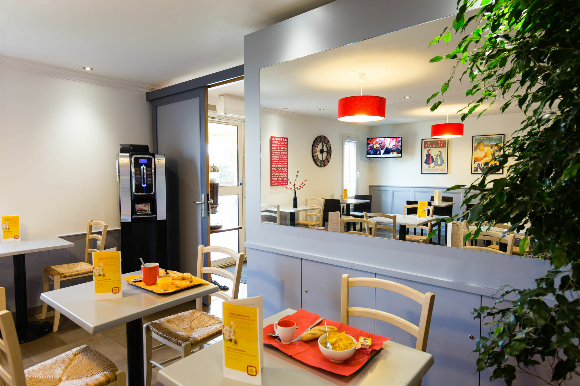 Kyriad Direct Orleans - La Chapelle St Mesmin Exteriör bild
